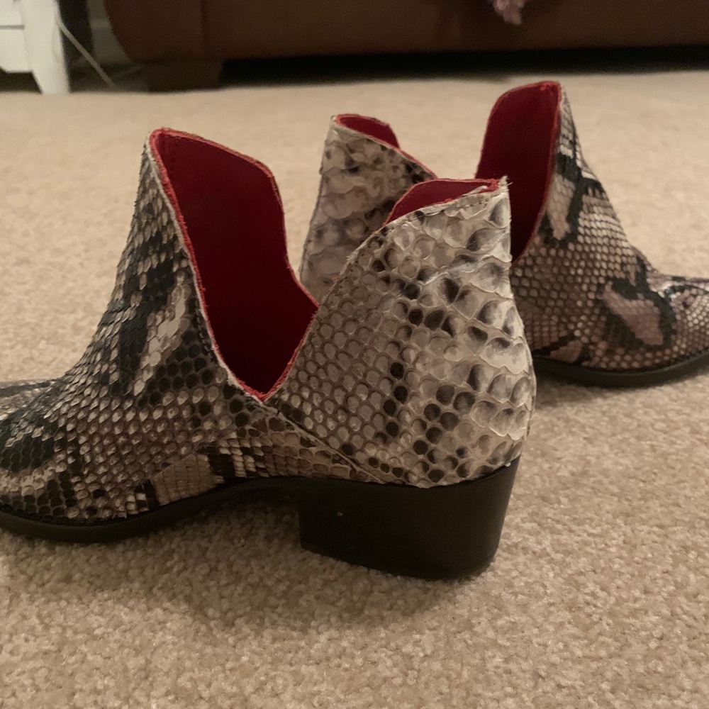 PRICE FIRM!! Snakeskin booties